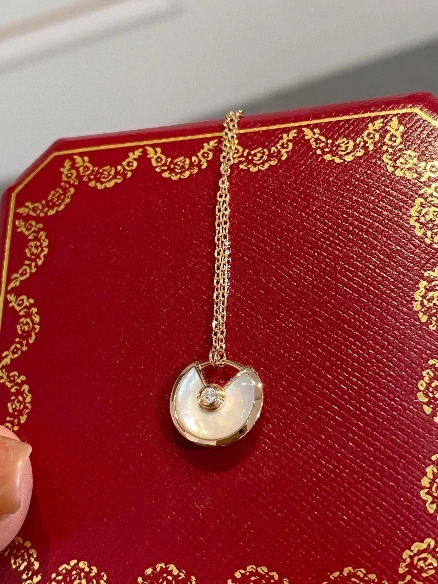 [Raffine] COLLAR DE TRAPEADOR DE ORO ROSA AMULETTE