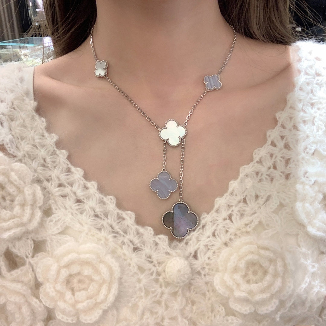[Raffine]COLLAR DE TRÉBOL DE CALCEDONIA CON 6 MOTIVOS DE PLATA 