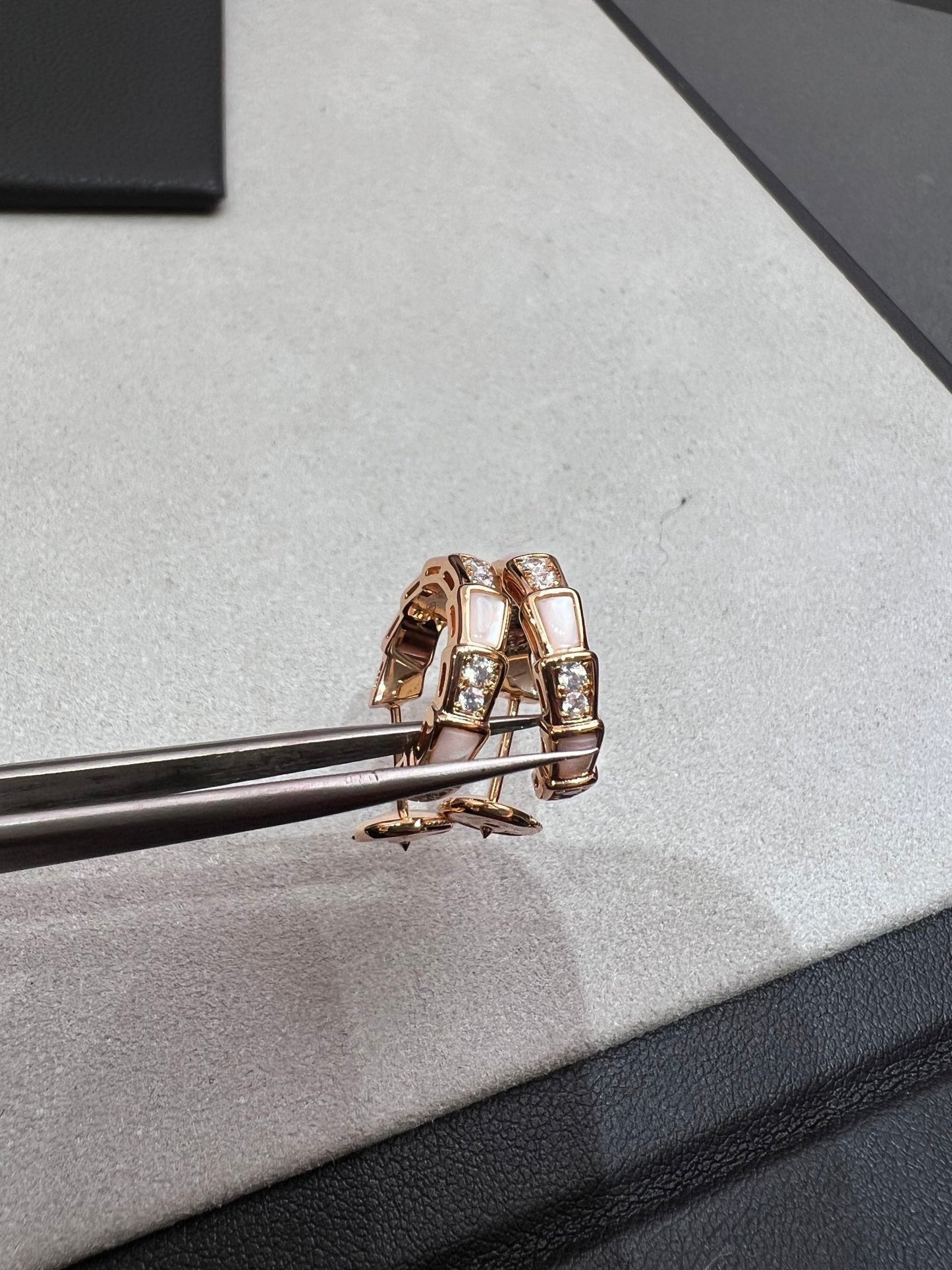 [Raffine]SERPENTI MOP PINK GOLD EARRINGS