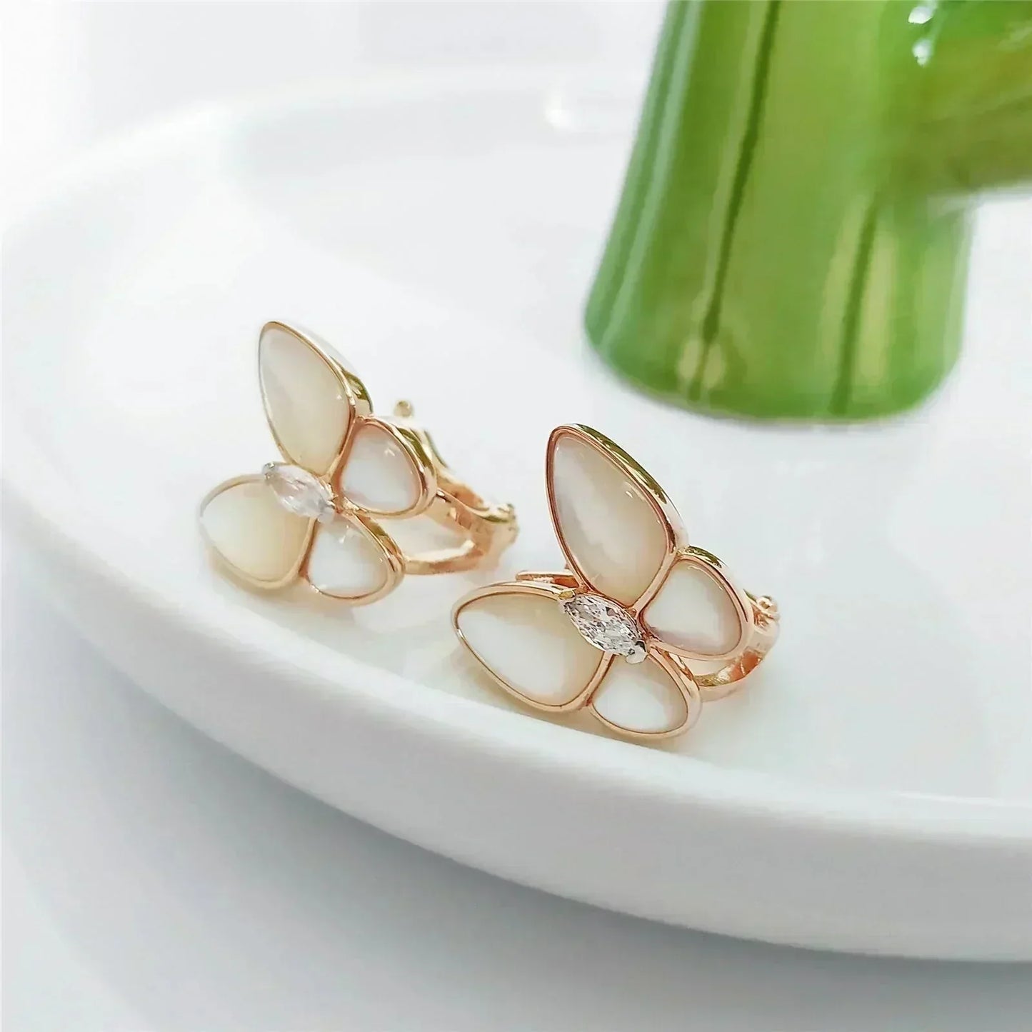 [Raffine]BUTTERFLY MOP DIAMOND EARRINGS