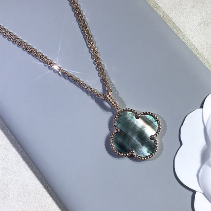 [Raffine] COLLAR DE TRÉBOL GRANDE DE 25 MM DE ORO CON TRAPEZOIDAL OSCURO