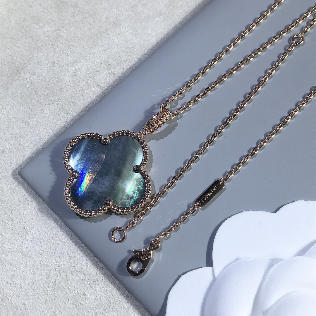 [Raffine] COLLAR DE TRÉBOL GRANDE DE 25 MM DE ORO CON TRAPEZOIDAL OSCURO