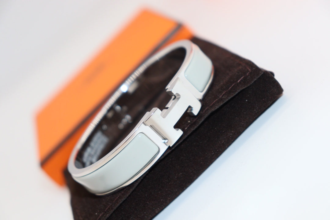 [Raffine]H LIGHT BLUE BRACELET