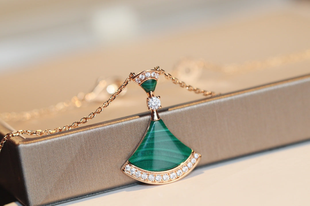[Raffine] COLLAR DE SUEÑO MALAQUITA DIAMANTE