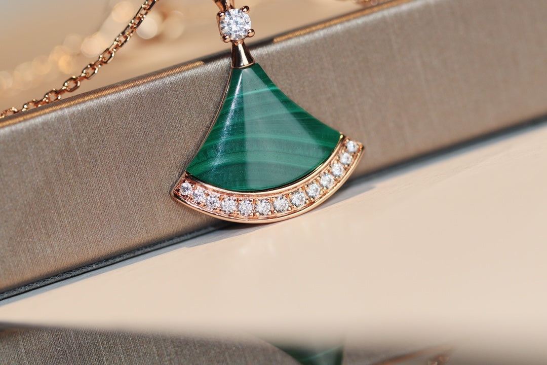 [Raffine] COLLAR DE SUEÑO MALAQUITA DIAMANTE