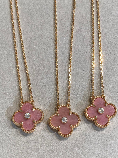 [Raffine] COLLAR DE RODONITA CON DIAMANTES DE 15 MM DE TRÉBOL