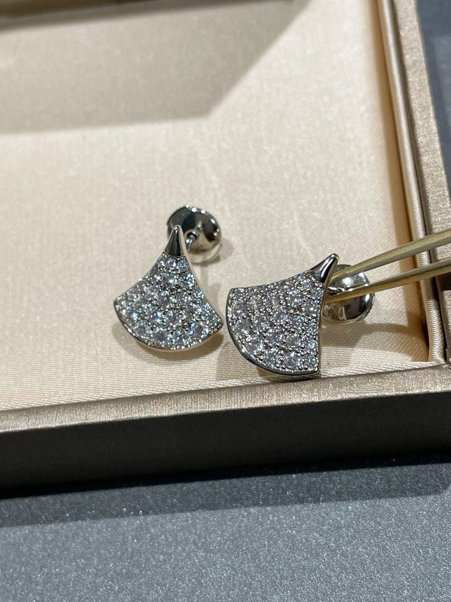 [Raffine]DREAM STUD EARRINGS DIAMOND