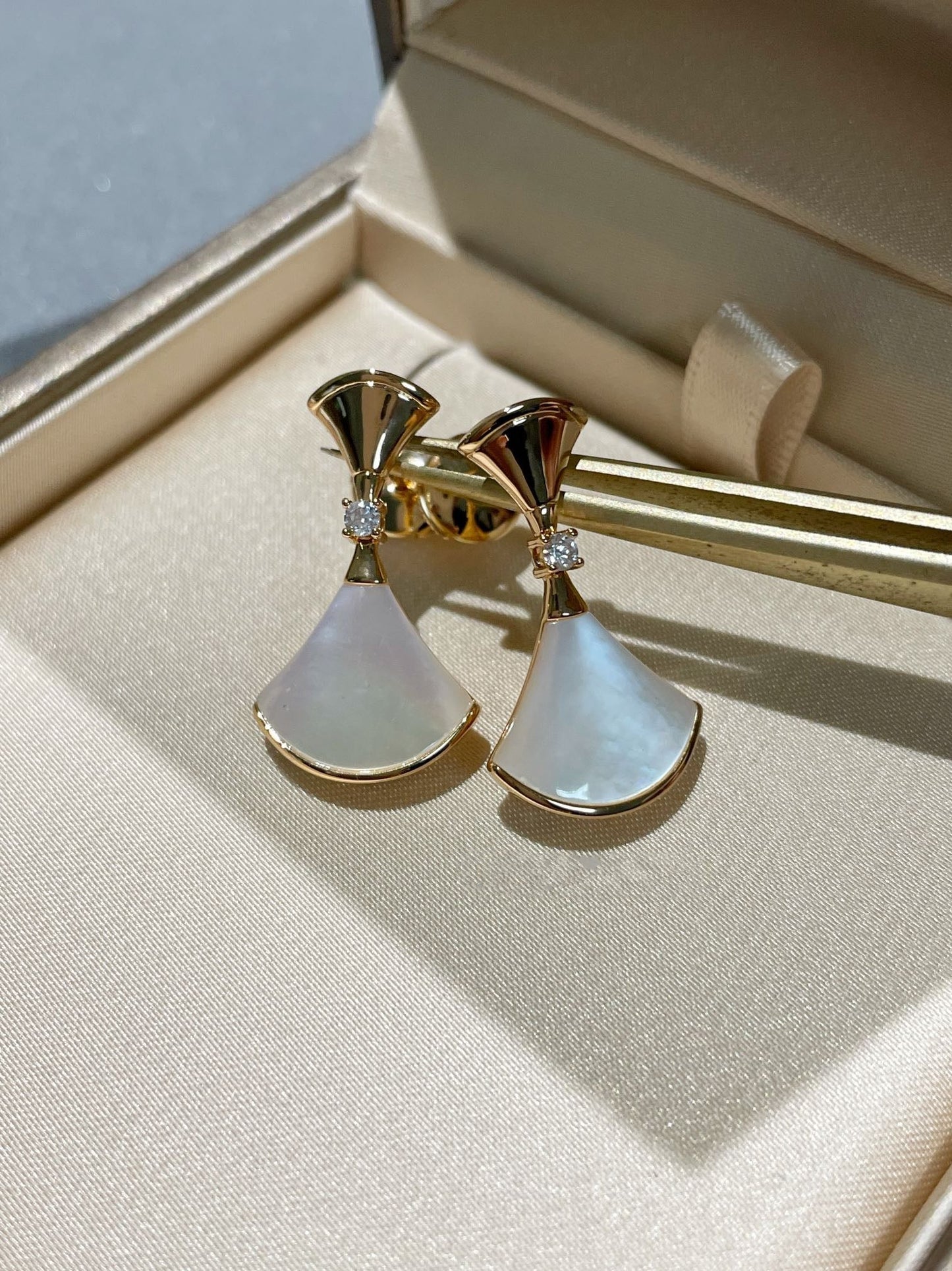 [Raffine]DREAM MOP 1 DIAMOND EARRINGS