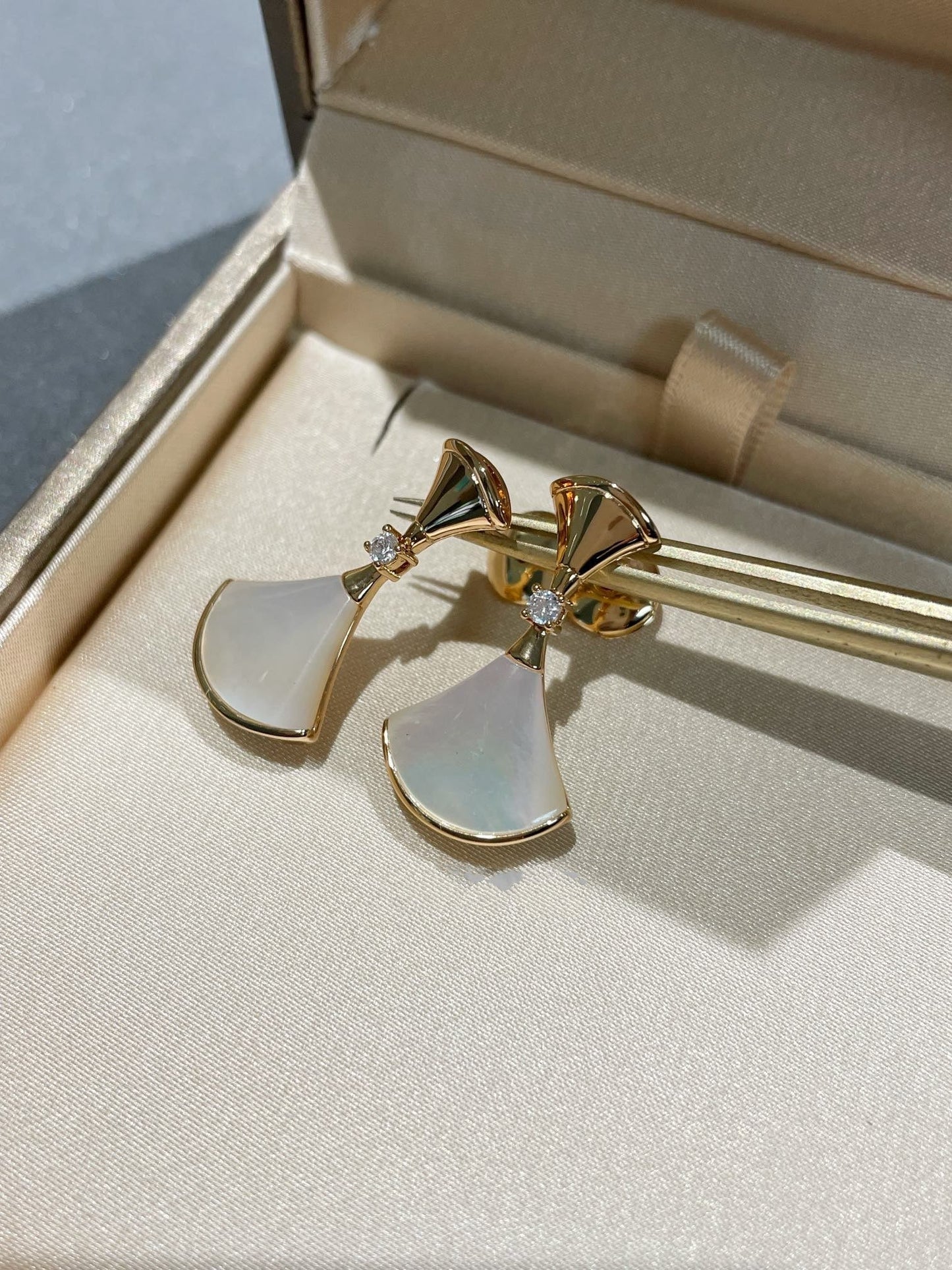 [Raffine]DREAM MOP 1 DIAMOND EARRINGS