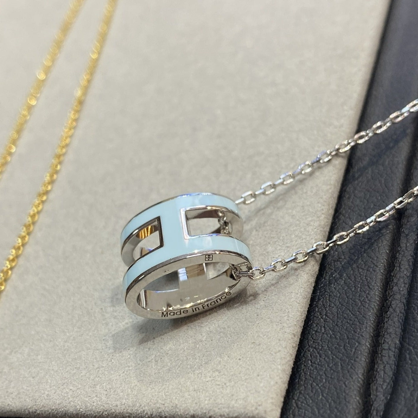 [Raffine]POP H LIGHT BLUE NECKLACE