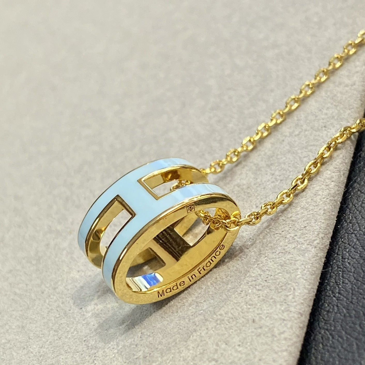 [Raffine]POP H LIGHT BLUE NECKLACE