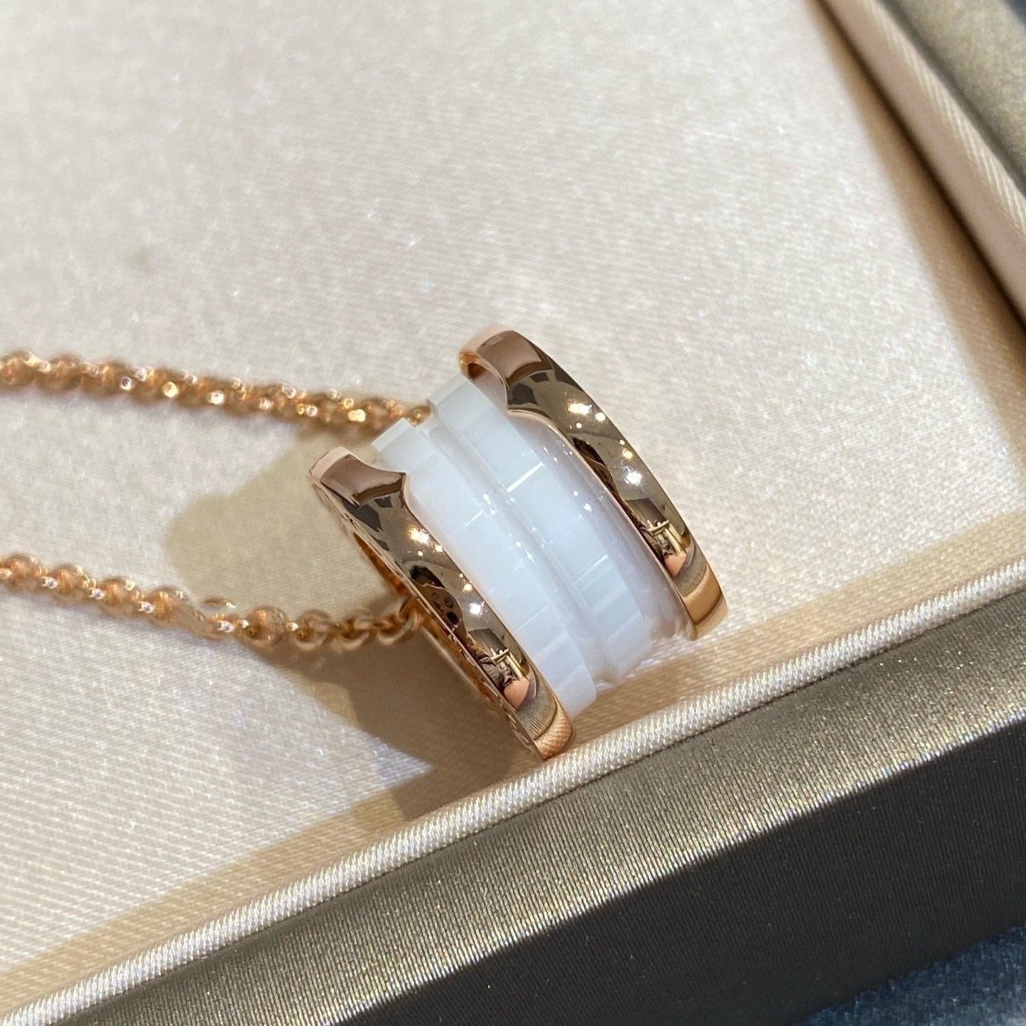 [Raffine]ZERO 1 WHITE CERAMIC PINK GOLD NECKLACE
