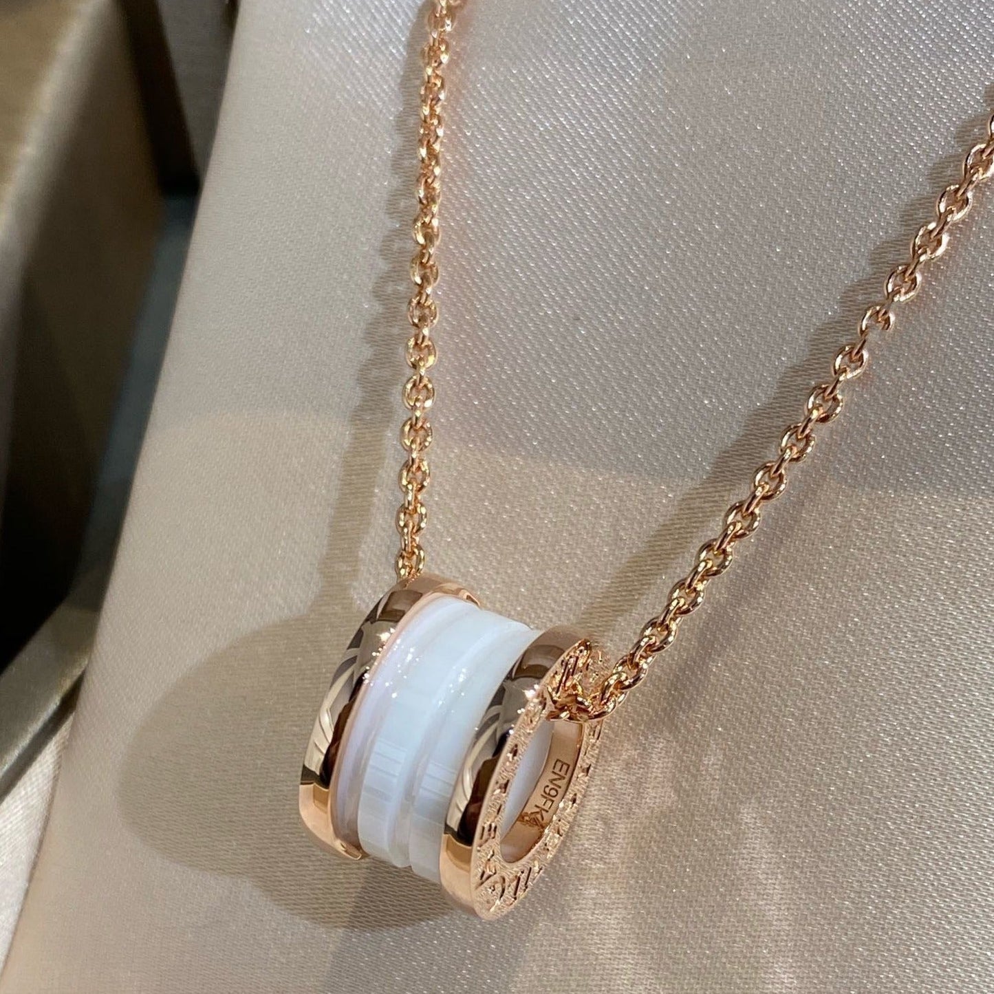 [Raffine]ZERO 1 WHITE CERAMIC PINK GOLD NECKLACE