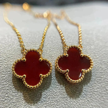 [Raffine] COLLAR DE UNA SOLA FLOR DE CORNALINA DE 15 MM DE TRÉBOL