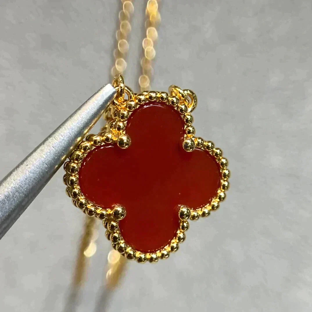 [Raffine] COLLAR DE UNA SOLA FLOR DE CORNALINA DE 15 MM DE TRÉBOL