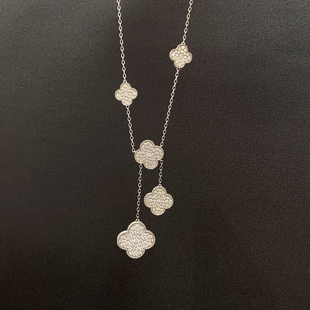 [Raffine] COLLAR DE PLATA Y DIAMANTES CON 5 MOTIVOS DE TRÉBOL
