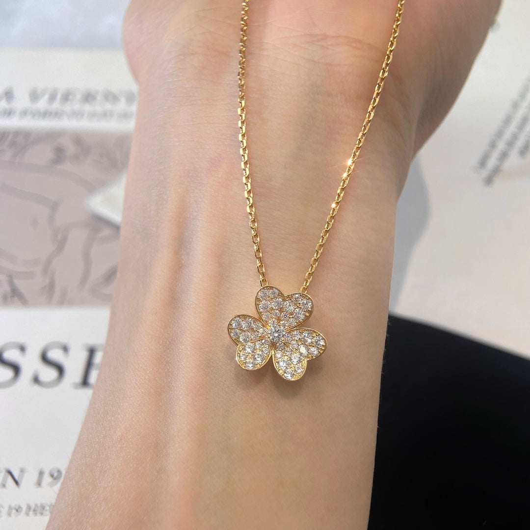[Raffine]COLLAR DE DIAMANTES CON FLOR
