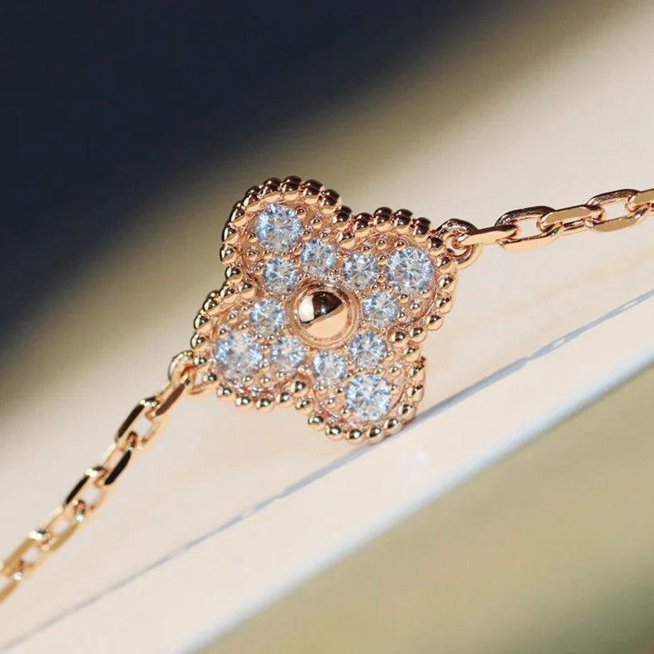 [Raffine] COLLAR DE DIAMANTES Y MALAQUITA CON 20 MOTIVOS DE TRÉBOL