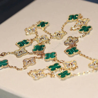 [Raffine] COLLAR DE DIAMANTES Y MALAQUITA CON 20 MOTIVOS DE TRÉBOL