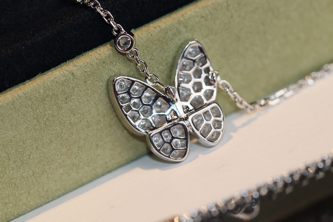 [Raffine] COLLAR DE MARIPOSA Y DIAMANTES
