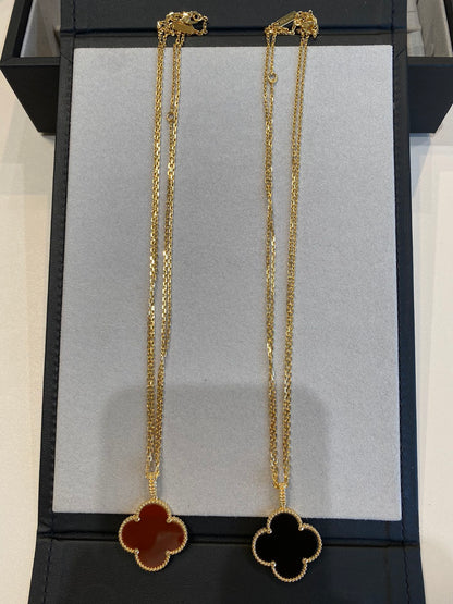 [Raffine] COLLAR TRÉBOL 25MM ORO CORNALINA