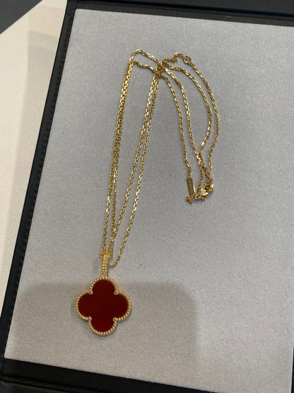 [Raffine] COLLAR TRÉBOL 25MM ORO CORNALINA