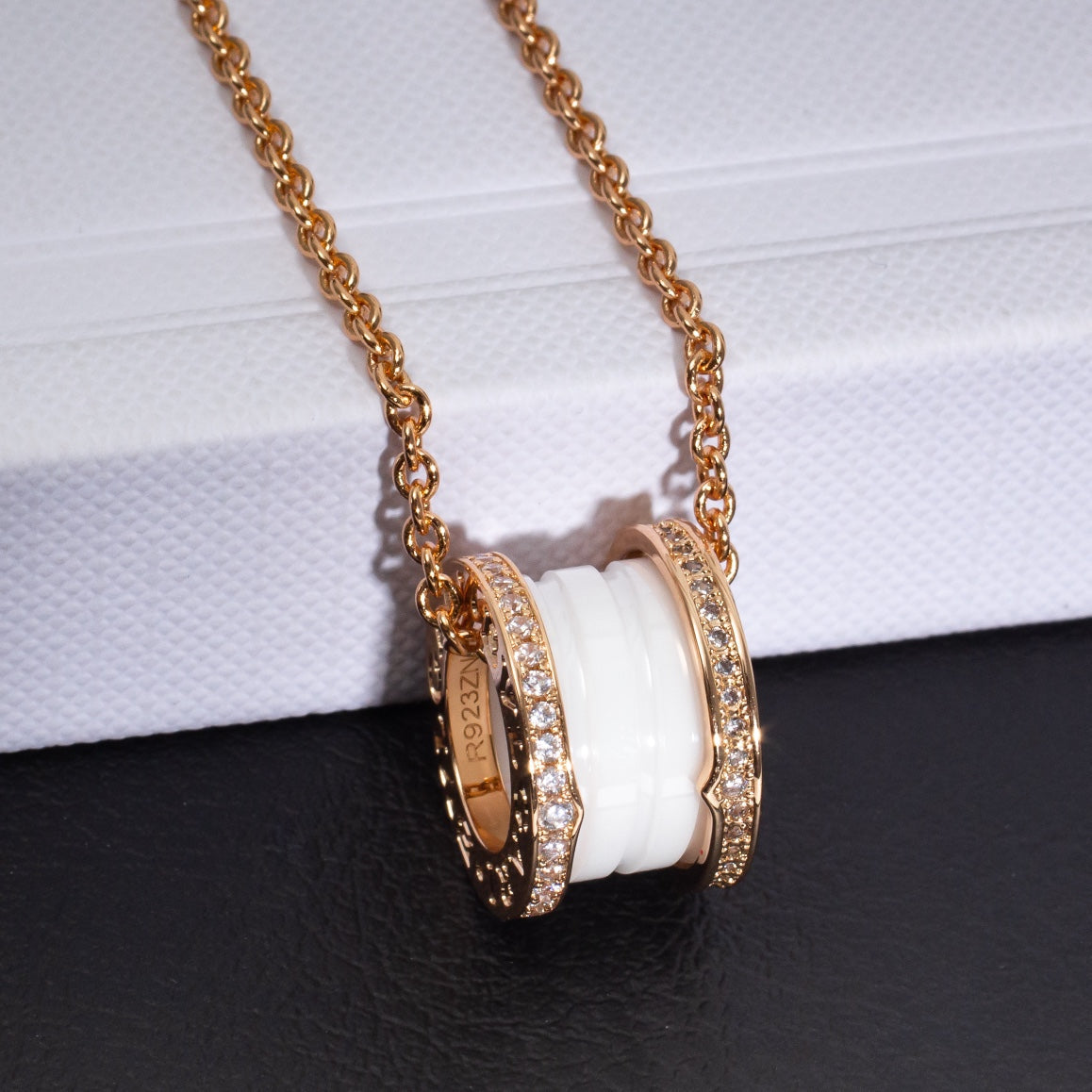 [Raffine]ZERO 1 WHITE CERAMIC PINK GOLD DIAMOND NECKLACE