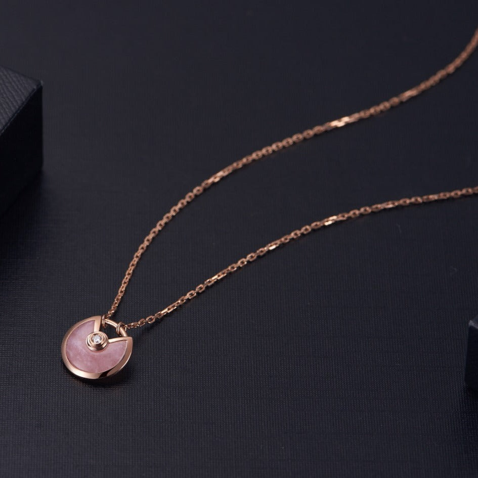 [Raffine] COLLAR AMULETTE DE ORO ROSA CON TRAPEADOR ROSA