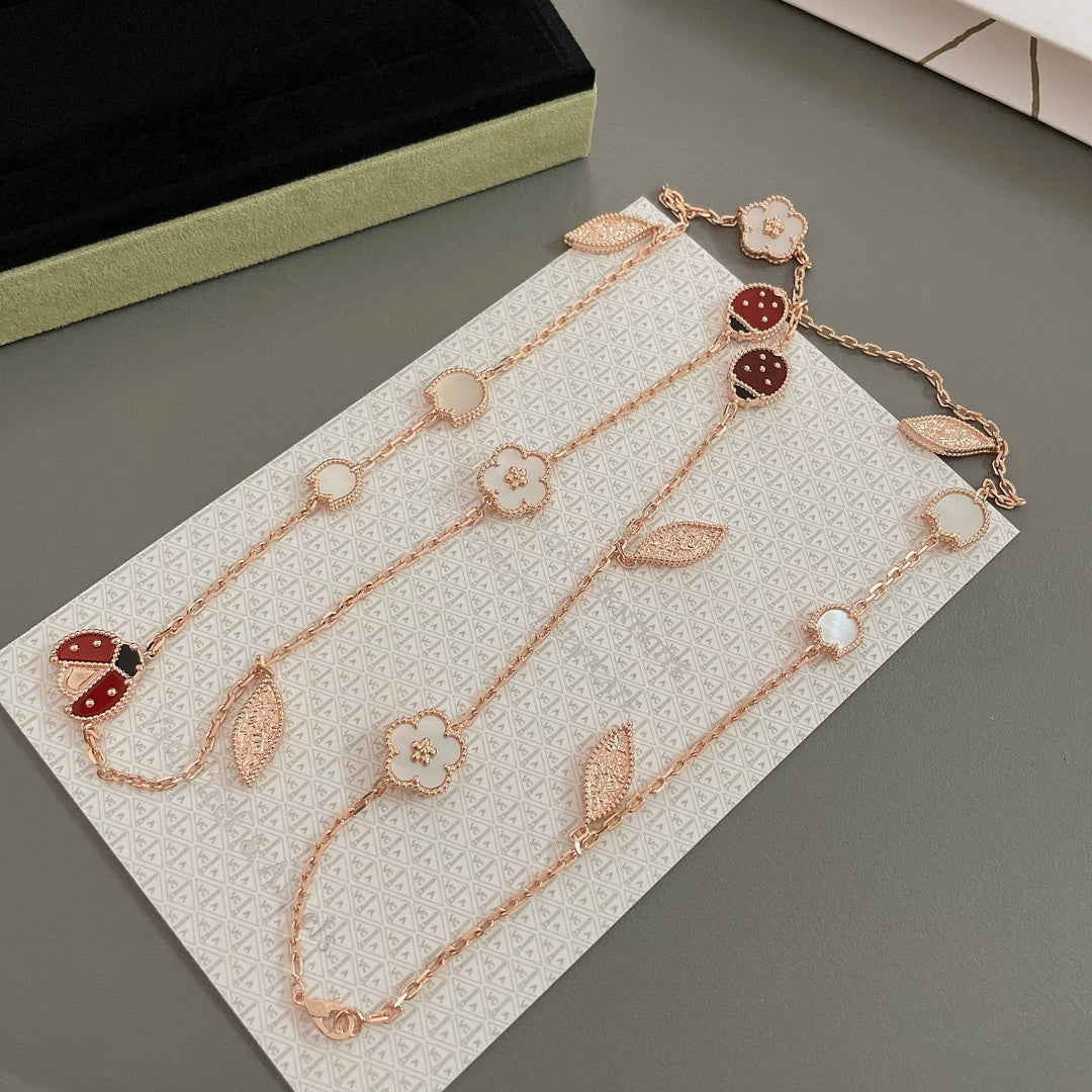 [Raffine] COLLAR DE ORO ROSA CON 15 MOTIVOS DE LUCKY SPRING
