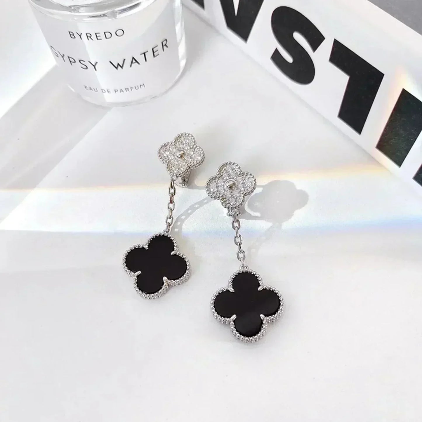 [Raffine]CLOVER 2 MOTIFS  DIAMOND ONYX EARRINGS SILVER
