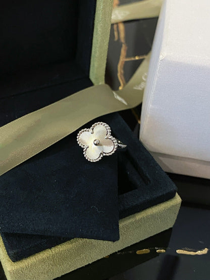 [Raffine]Anillo de plata de trébol