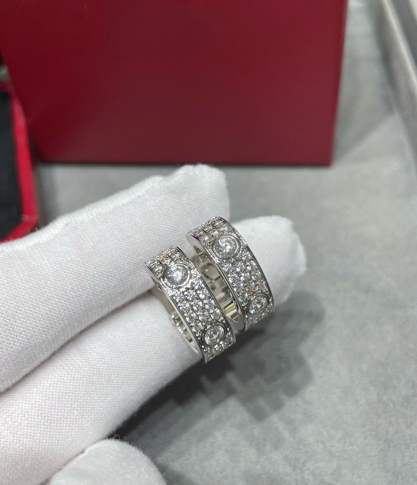 [Raffine]LOVE 5.5MM DIAMOND PAVED EARRINGS