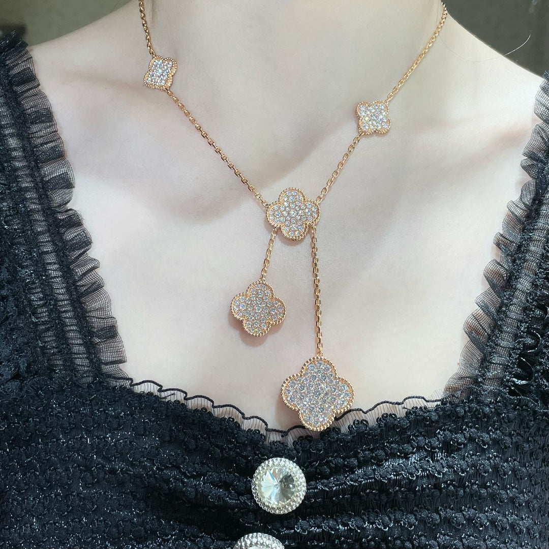 [Raffine] COLLAR CON 6 MOTIVOS DE TRÉBOL Y DIAMANTES PAVÉ