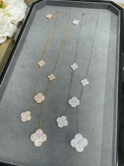 [Raffine] COLLAR CON 6 MOTIVOS DE TRÉBOL Y DIAMANTES PAVÉ