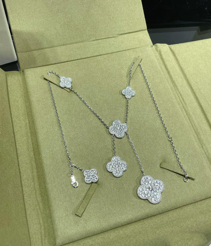 [Raffine] COLLAR CON 6 MOTIVOS DE TRÉBOL Y DIAMANTES PAVÉ