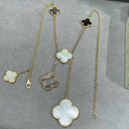 [Raffine] COLLAR DE ORO CON ÓNIX Y MOTIVO DE TRÉBOL DE 6 PIEDRAS 