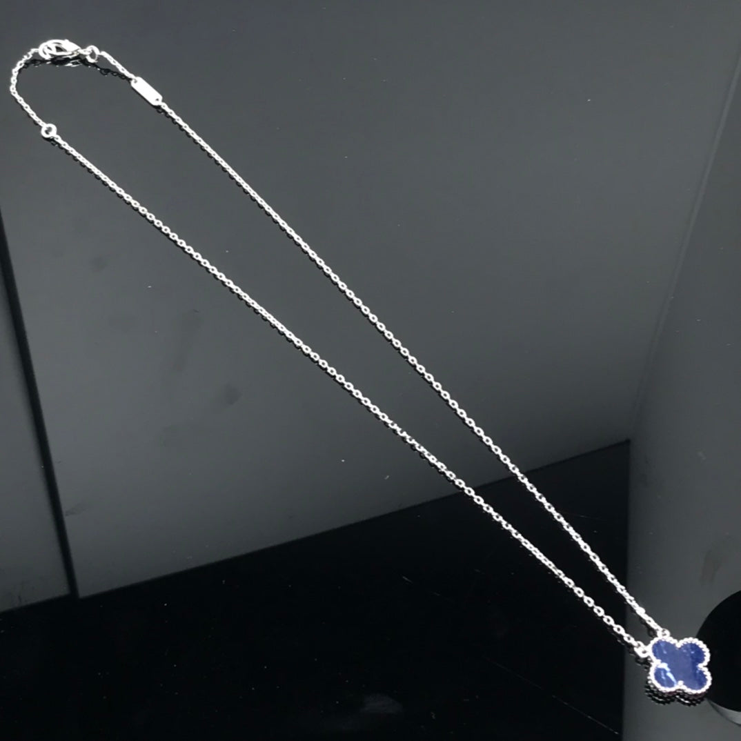 [Raffine] COLLAR LARGO DE PLATA CON TRÉBOL Y PIETERSITA