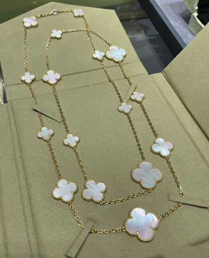 [Raffine] COLLAR DE ORO BLANCO CON 16 MOTIVOS DE TRÉBOL