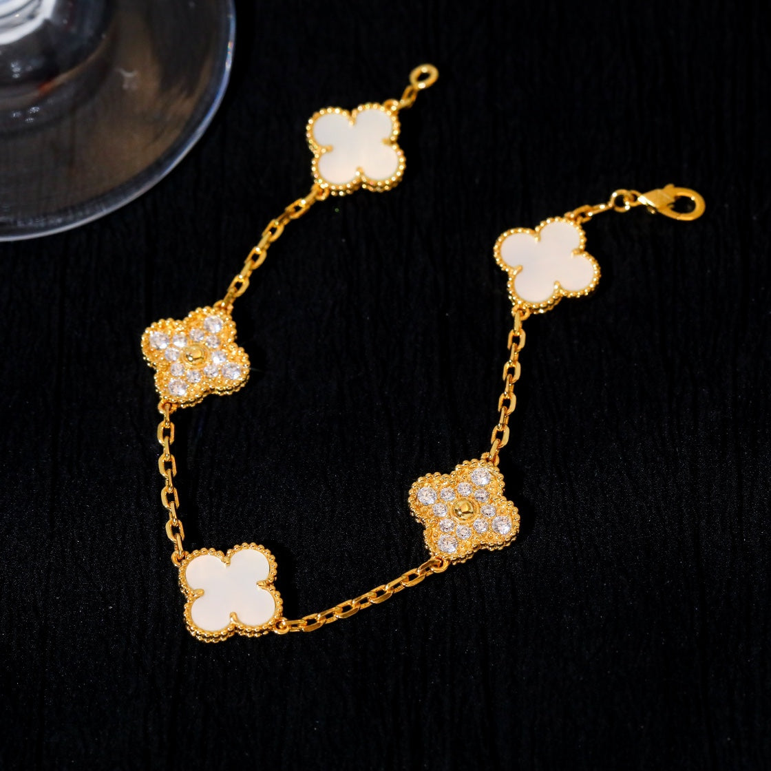 [Raffine]CLOVER BRACELET 5 MOTIF WHITE MOP DIAMOND