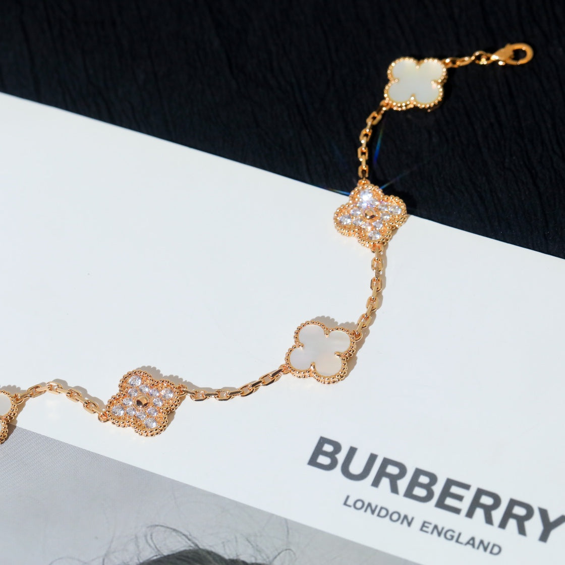 [Raffine]CLOVER BRACELET 5 MOTIF WHITE MOP DIAMOND