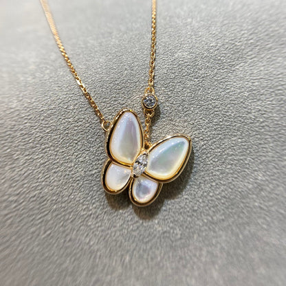 [Raffine] COLLAR DE DIAMANTES CON MARIPOSA Y TRAPEADOR