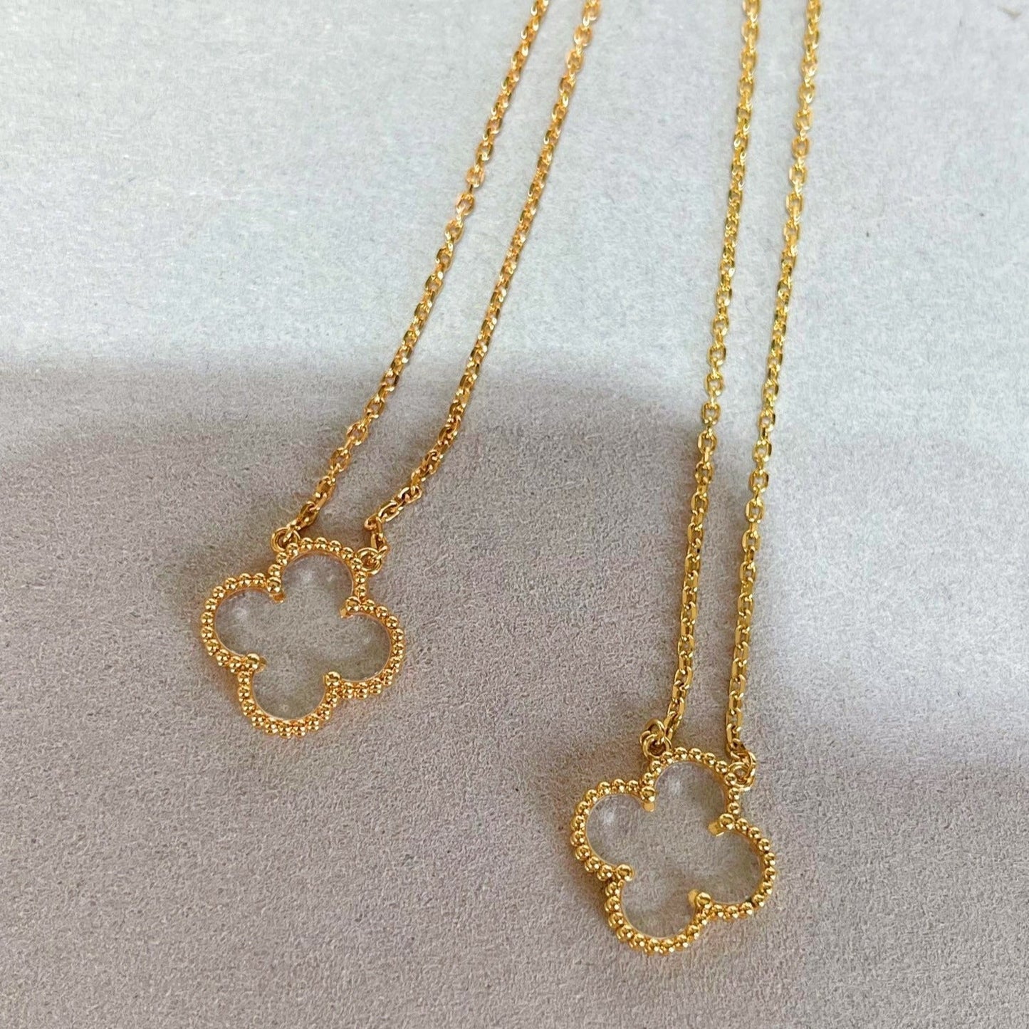 [Raffine] COLLAR DE ORO ROSA CON CRISTAL DE ROCA DE TRÉBOL