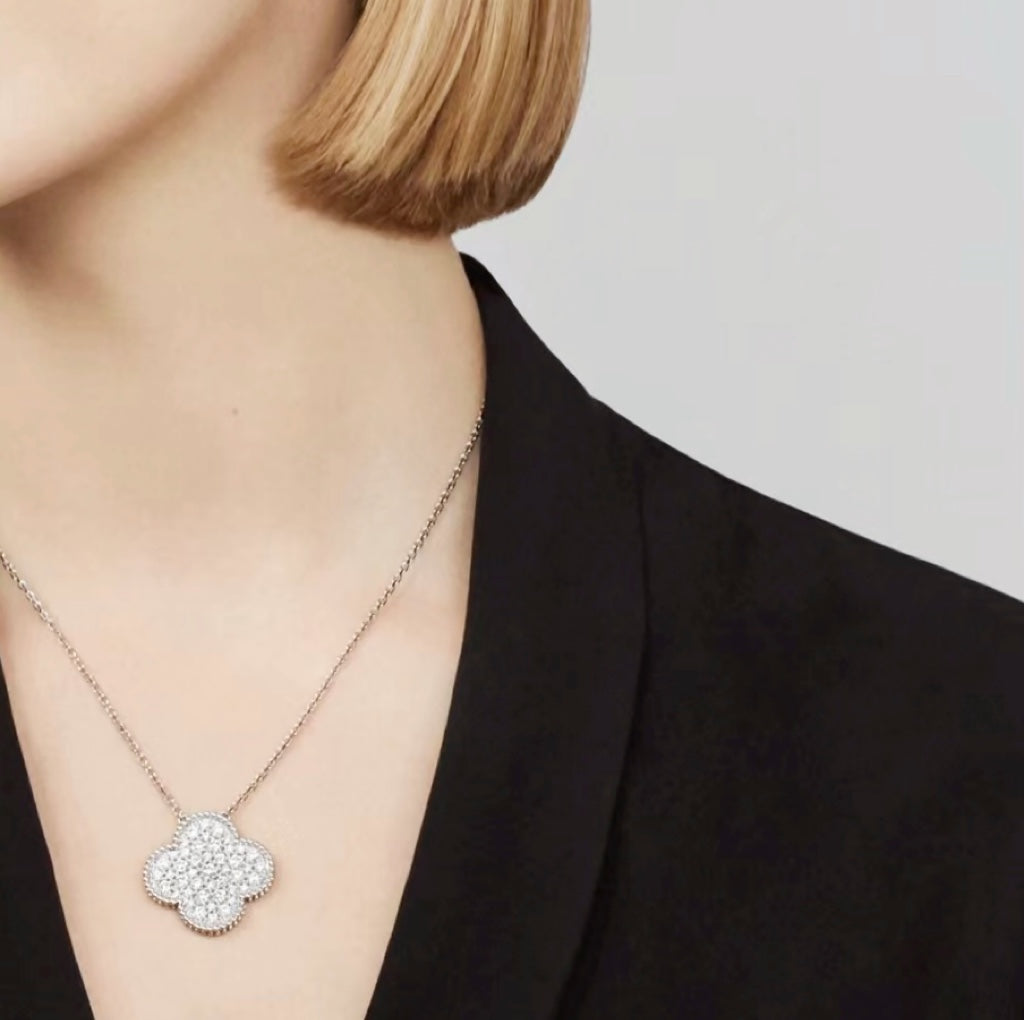 [Raffine] COLLAR DE PLATA CON COLGANTE DE TRÉBOL DE 25 MM Y DIAMANTES PAVÉ