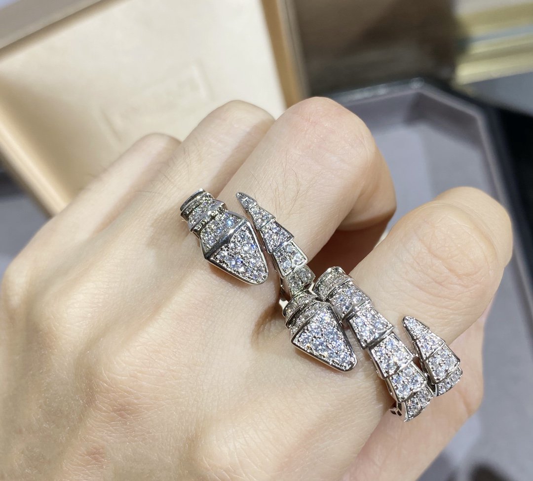 [Raffine]SERPENTI ANILLO GRANDE PLATA CON PAVÉ DE DIAMANTES