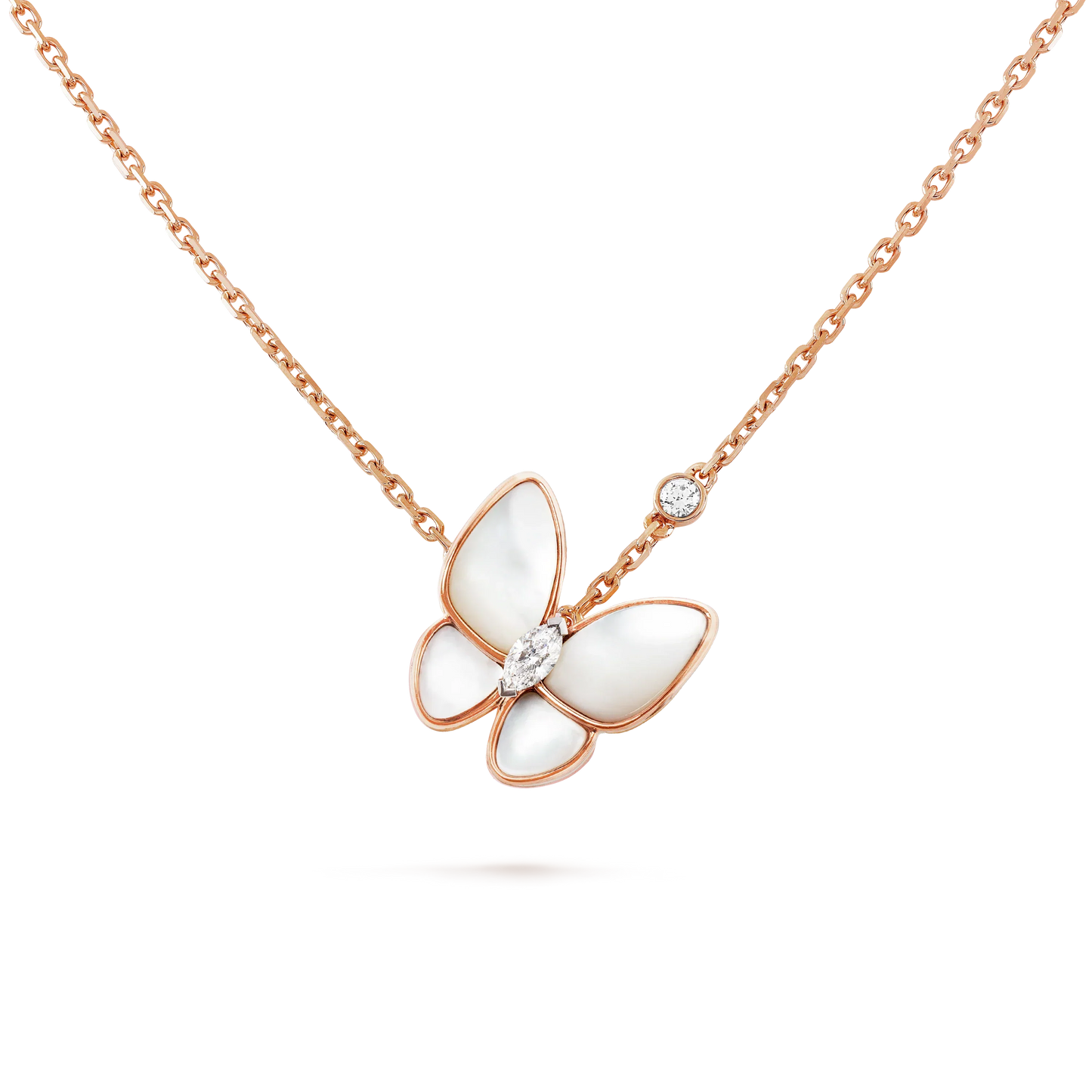 [Raffine] COLLAR DE DIAMANTES CON MARIPOSA Y TRAPEADOR
