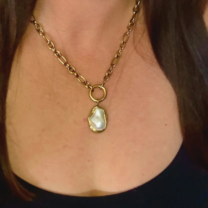[Raffine]Shelby Mother Of Pearl Pendant