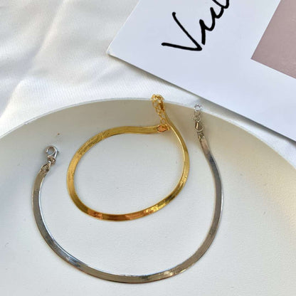 [Raffine] Collar plano con cadena de hueso de serpiente y cuchillas