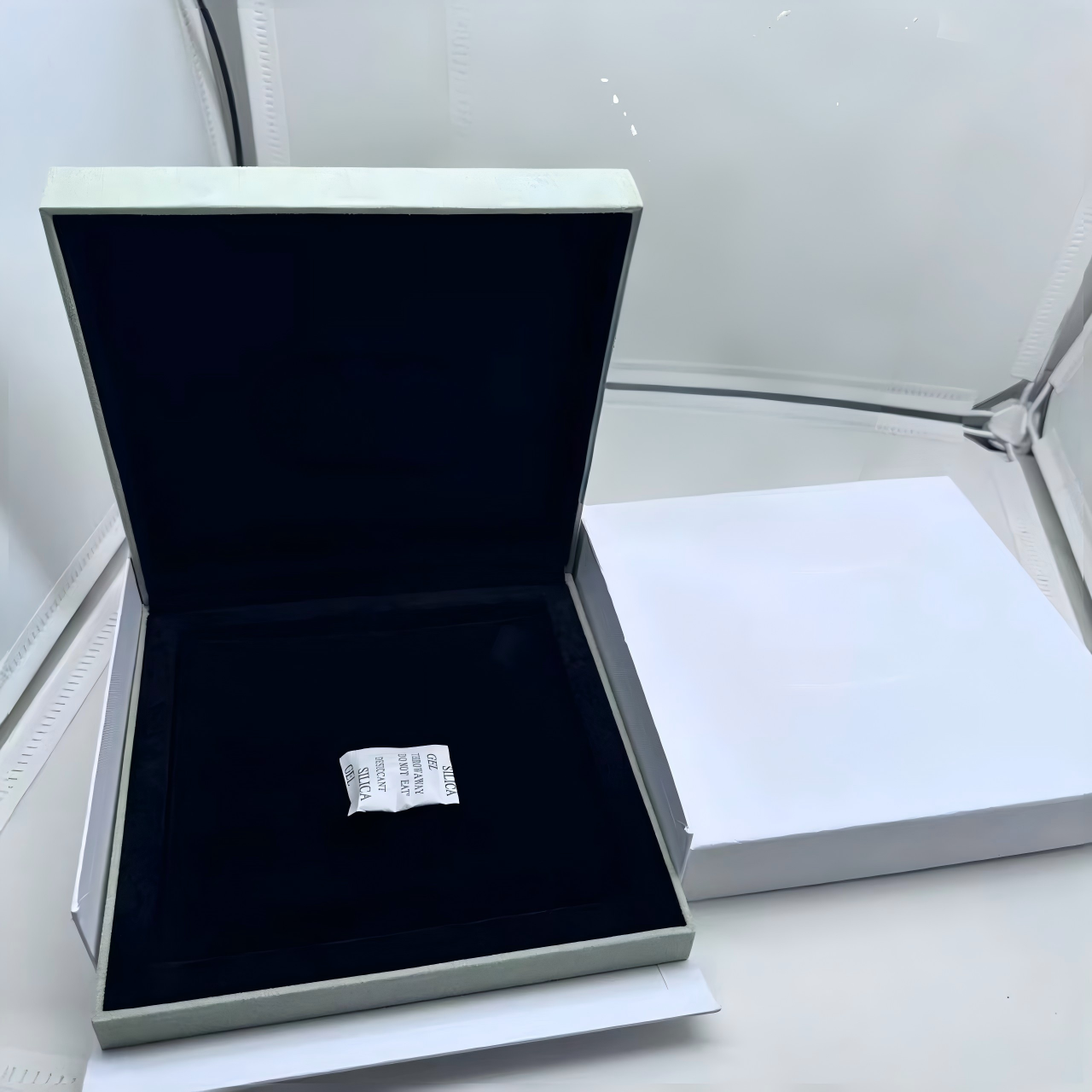 [Raffine]VA CLOVER BOX GIFT BAG