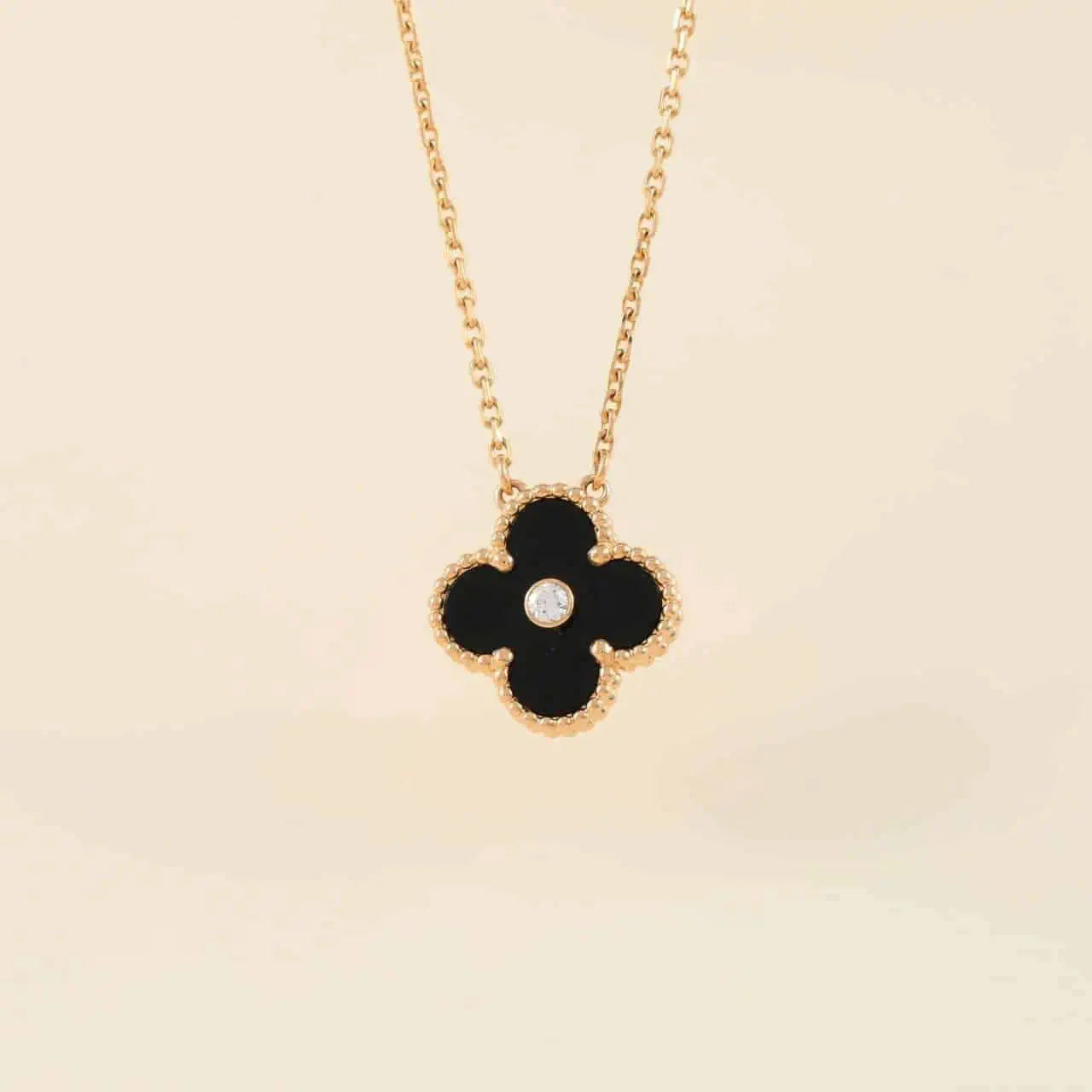 [Raffine] COLLAR DE ÓNIX Y DIAMANTE DE TRÉBOL DE 15 MM
