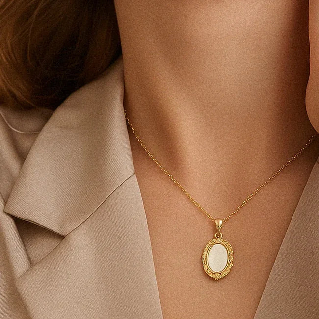 [Raffine]Roselle Vintage Mother Of Pearl Pendant
